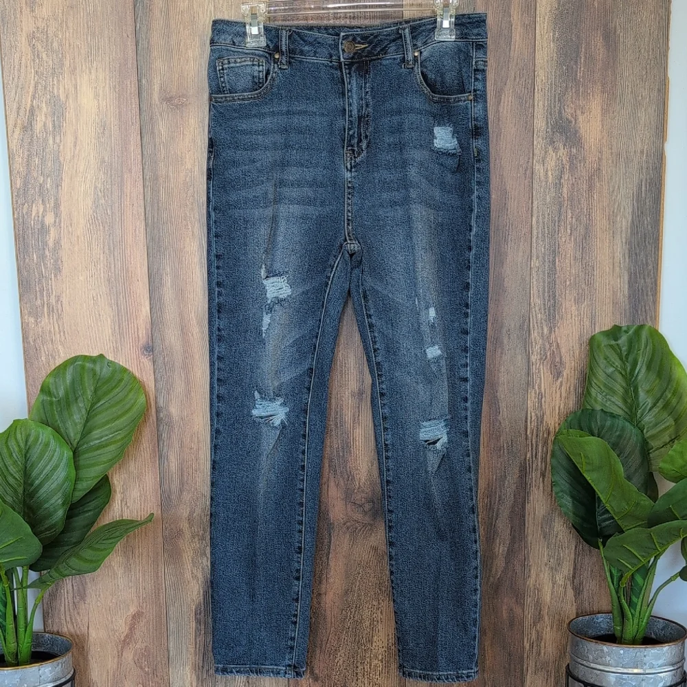 Grace & Lace Straight Leg Dark Wash Distressed High Rise Jeans 8            C183